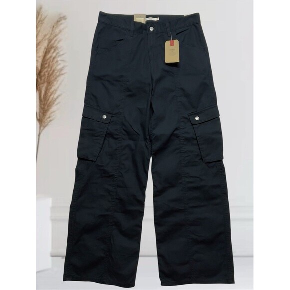 Levi's Women's Size 30 Superlow Loose Lightweight Linen Blend Black Cargo Pants - Picture 1 of 15